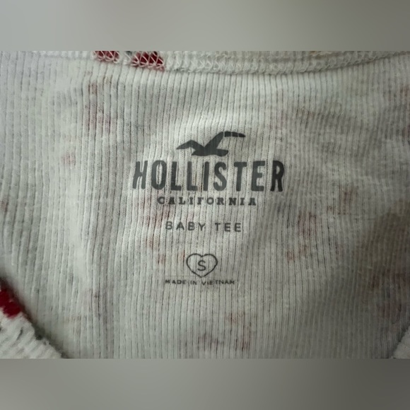 Hollister Floral Long Sleeve Baby Tee - Picture 2 of 4